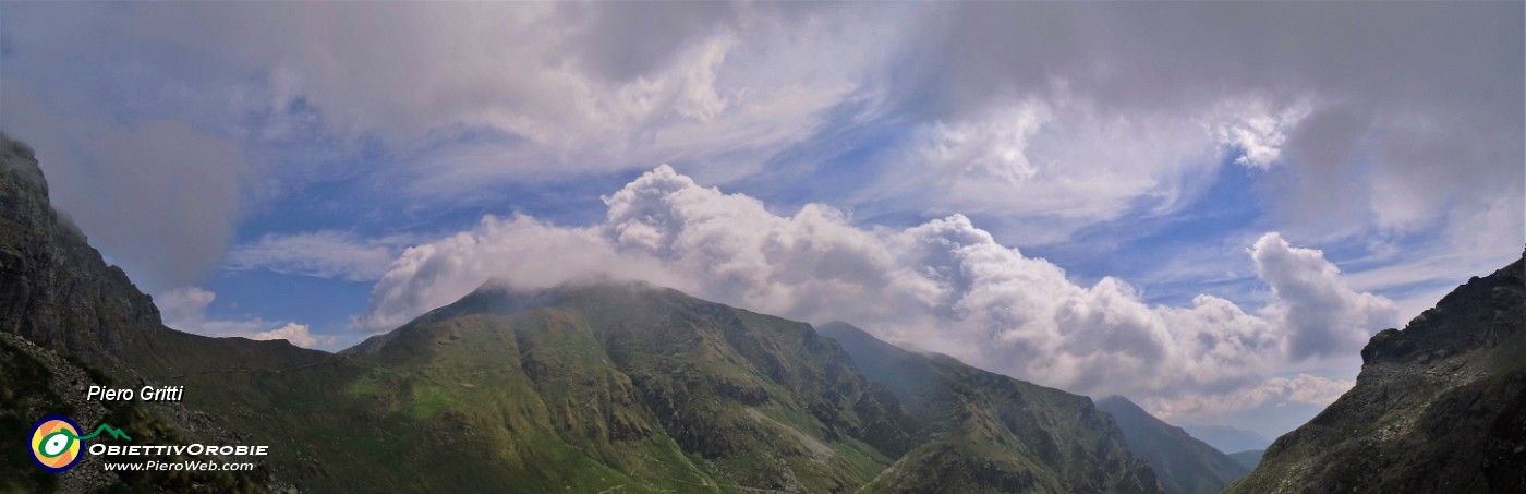 33 Dal sent. 108A vista verso il Monte di Sopra .jpg